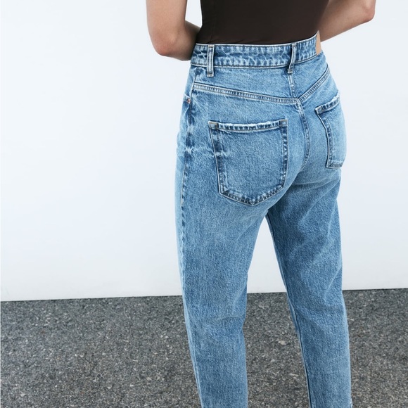 Zara High Waist Mom Jeans - Picture 2 of 4